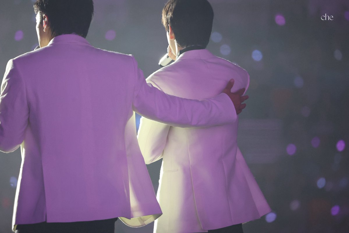 chesooche's tweet photo. 20260606 Weverse Con2026 

Rain and Soobin 

#SOOBIN #수빈 #スビ���
#weversecon2026 https://t.co/wBGKK8UJz0