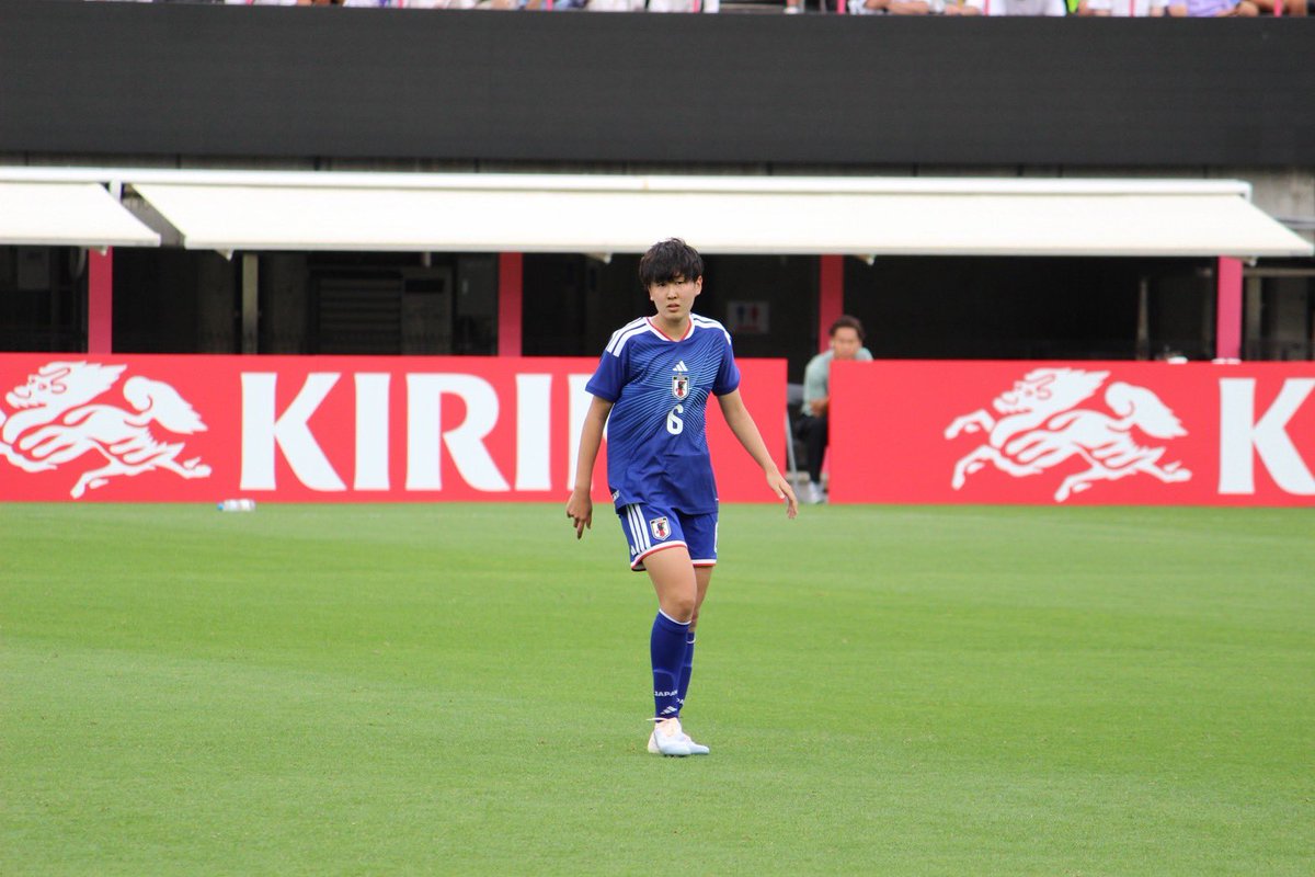 OsakaSpurs's tweet photo. 本日は、なでしこジャパンの試合を観戦してきました！！
古賀塔子選手はRCB、LCB、RSBと複数のポジションでプレーしクリーンシートでの勝利にに貢献しました！！

最後は我々の声援に応えてくれました🙌 https://t.co/lOBxOweJJD