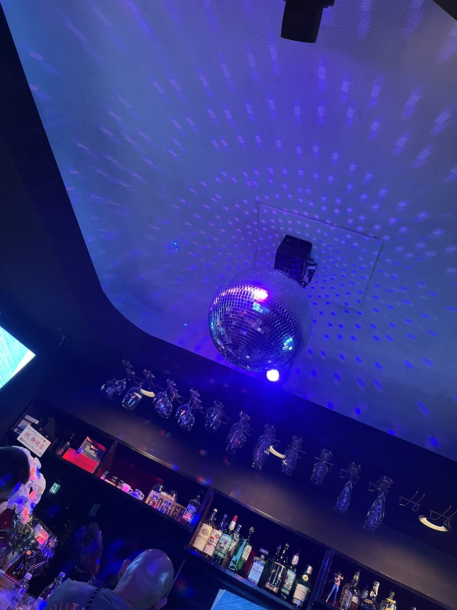 ⭕️m　確認画像　昭和のBAR・スナック 昭和スナック的な感じの佇まい〜 こういうバーって事は？笑 #バー