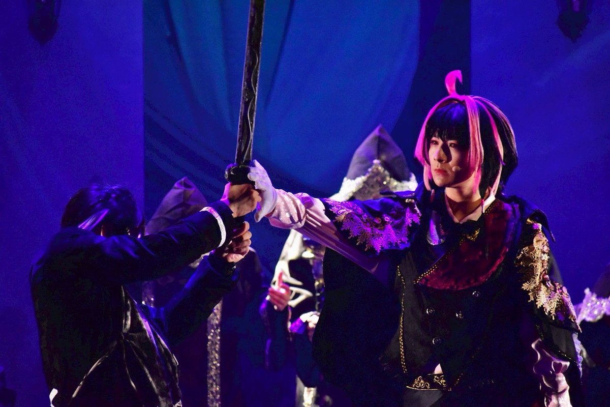 BOYMEN_honda's tweet photo. 3年間駆け抜けてきた #金ペテ の最終回に、こうして参戦できたことが幸せです。出演陣×スタッフ陣の強烈な熱量と思い入れが生み出すパワーに僕もシビれました！

魔術師フェレストとして作品に華を添えられただろうか……楽しんでいただけたなら幸いです！応援ありがとうございました！

#ゲキペテ2026 https://t.co/kIYr2kbZnH