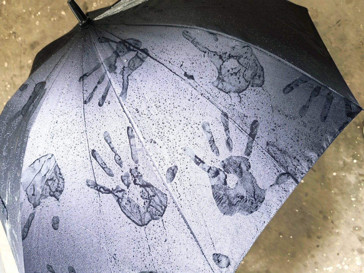Xu9131's tweet photo. 这辈子最喜欢下雨的一天🥰☔
#DeathStranding #死亡搁浅 #小岛秀夫 #Kojima https://t.co/jblxUUWo0L