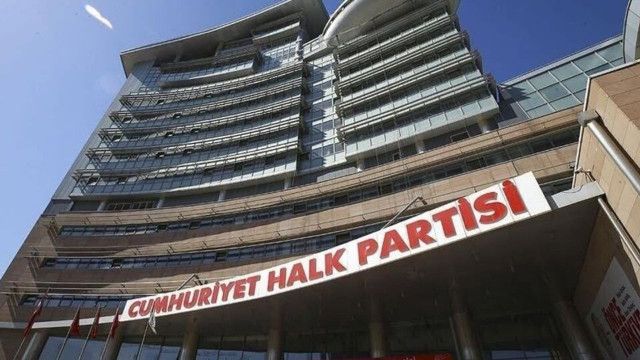 azonceolducom's tweet photo. CHP'de ihraç edilen isimler için geri dönüş yolu açıldı! Disiplin kararları sil baştan https://t.co/s4tL7rIu5n https://t.co/kCpwkkEwz2