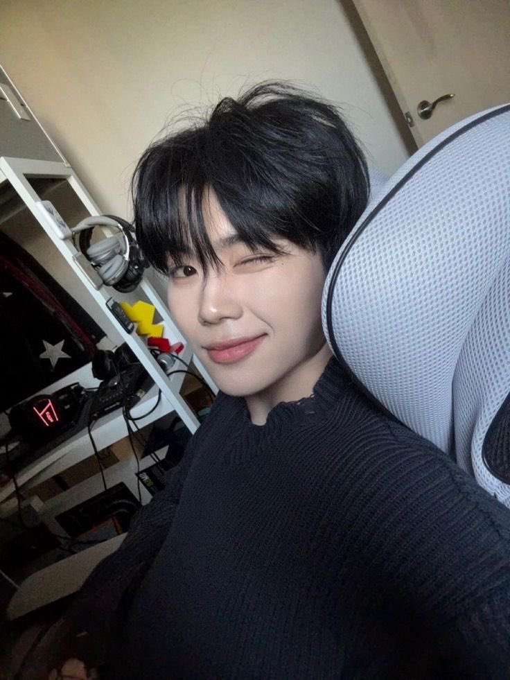gunwwkie's tweet photo. 아무리 생각해도 이 날 얼굴 폼미...

(급기야 과거 회상을 하기 시작하는 계정주입니다) https://t.co/J1wleDOWGQ