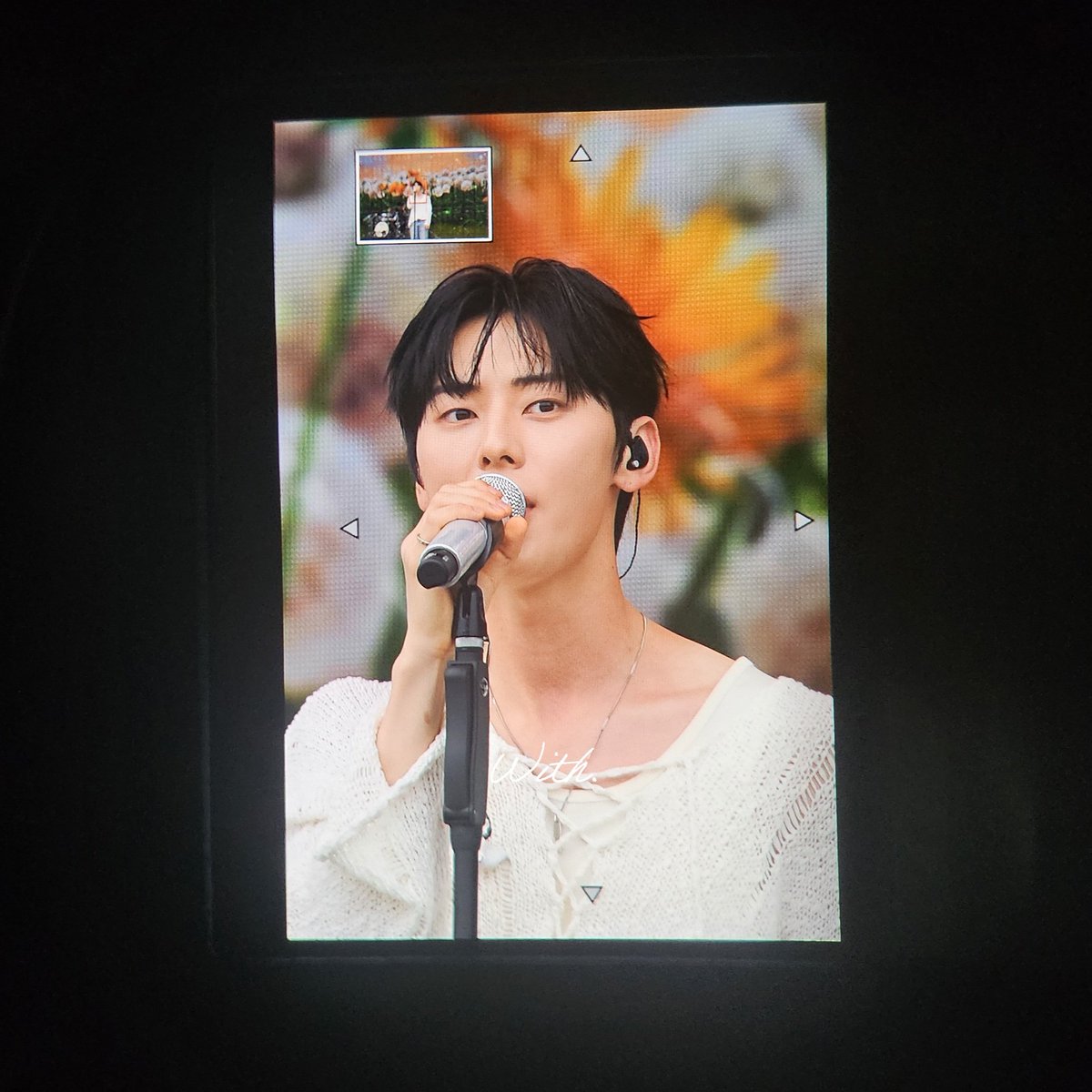 with__89's tweet photo. 260606 위버스콘　pre.

#황민현 #HWANGMINHYUN https://t.co/sew79zEWvk