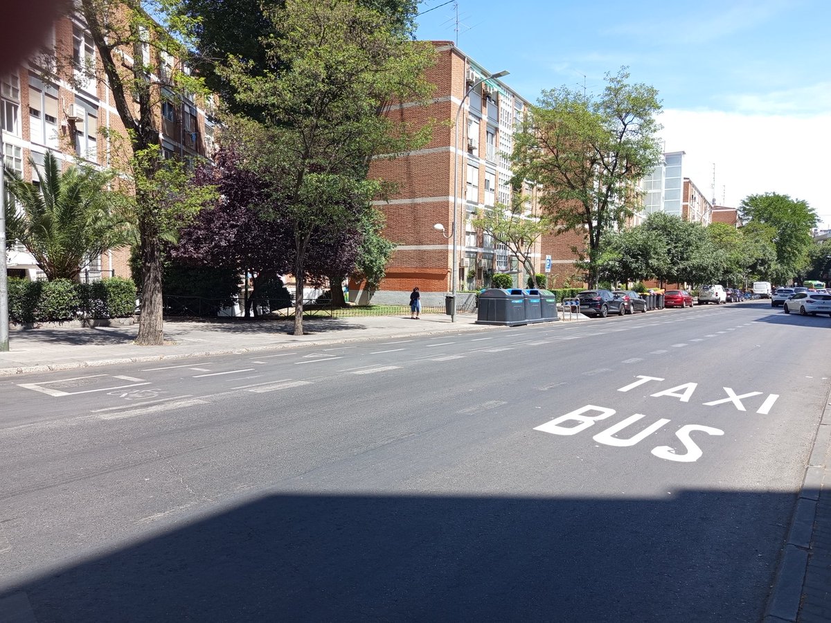 parsof1234's tweet photo. @carlosizqtorres @avocesdecaraban @PasaenOporto @telemadrid Hay un buen espacio en Avda de Oporto para colocar los autobuses en lugar de Valle de Oro, pero claro, así joden nuestra calle, ya saturada de tráfico y autobuses. Basta ya, rebelión ya!!! https://t.co/CMHdHaL4pT