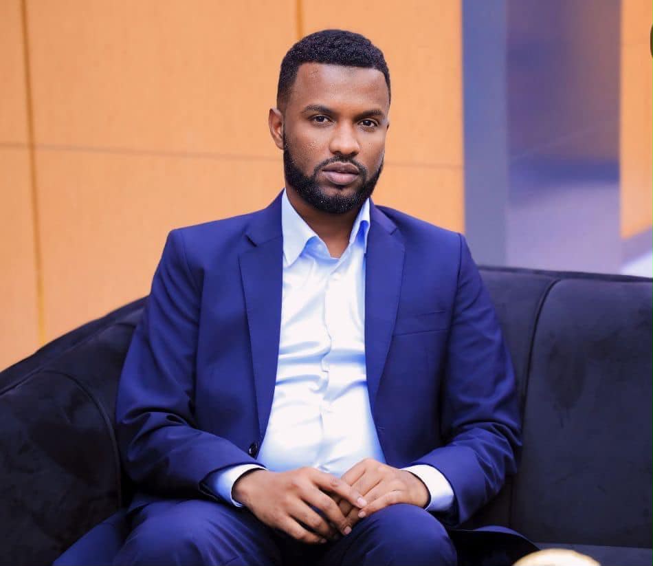 ShabelleMedia's tweet photo. BREAKING: Former NISA chief in Mogadishu Muhudin Warbac says government forces searched his home for weapons while he was outside the country, without prior notice. He called the operation unlawful. https://t.co/YcANc1AKNs