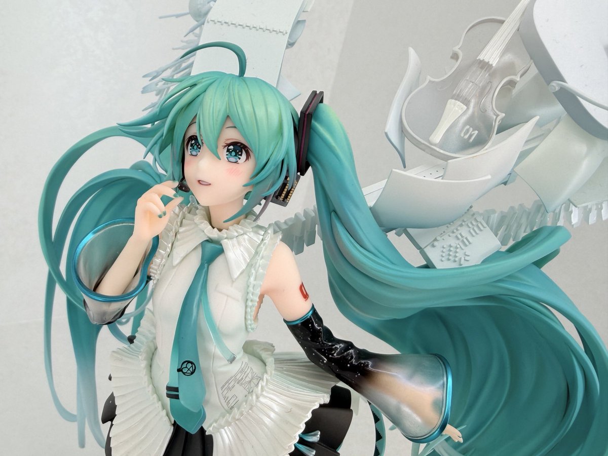 SilentServicejp's tweet photo. 秋葉原で行われていたのはグットスマイルカンパニーというフィギュアの展示会だった。初音ミクのフィギュアだけど精巧に出来ているんですねぇ。 https://t.co/WNGWCHOxwf