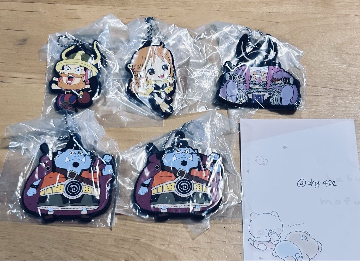 skpp482's tweet photo. ワンピース　ONE PIECE カプセルラバーマスコット エルバフ編　ガチャ　交換

譲　ナミ、ウソップ、ロキ、ジンベエ

求　ルフィ、ロビン>ブルック、チョッパー、ゾロ

コンプ目的ですがルフィ、ロビン優先で求めております。

郵送交換希望です、お気軽にお声掛けください。 https://t.co/UAHUSAqc71