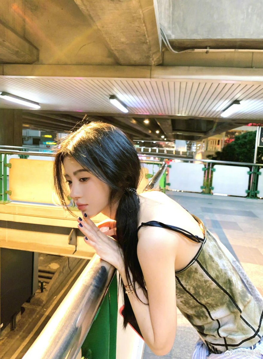 Greensinn's tweet photo. งงอะ เป็นแฟนกันหรอ https://t.co/Mx0l6aAclT