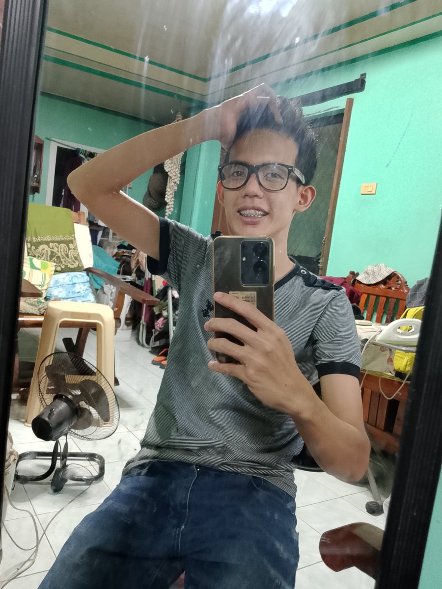 PereaVinz5511's tweet photo. Hello mga kapamilya ito ba lumalabas sa tiktok mo ngayon kada scroll mo panigurado relate ka at mag try kana kapamilya lalo kapa ma eenjoy sa picture nato ayan wait what pretty yarn BHAHAHAHAAA...🤦‍♂️😹😹😅😅🩵🩵🩵
#Trendingontiktok
#Trend
#Femaleversion
#AITrending
#fypシ゚viral https://t.co/THGZfLDVbw