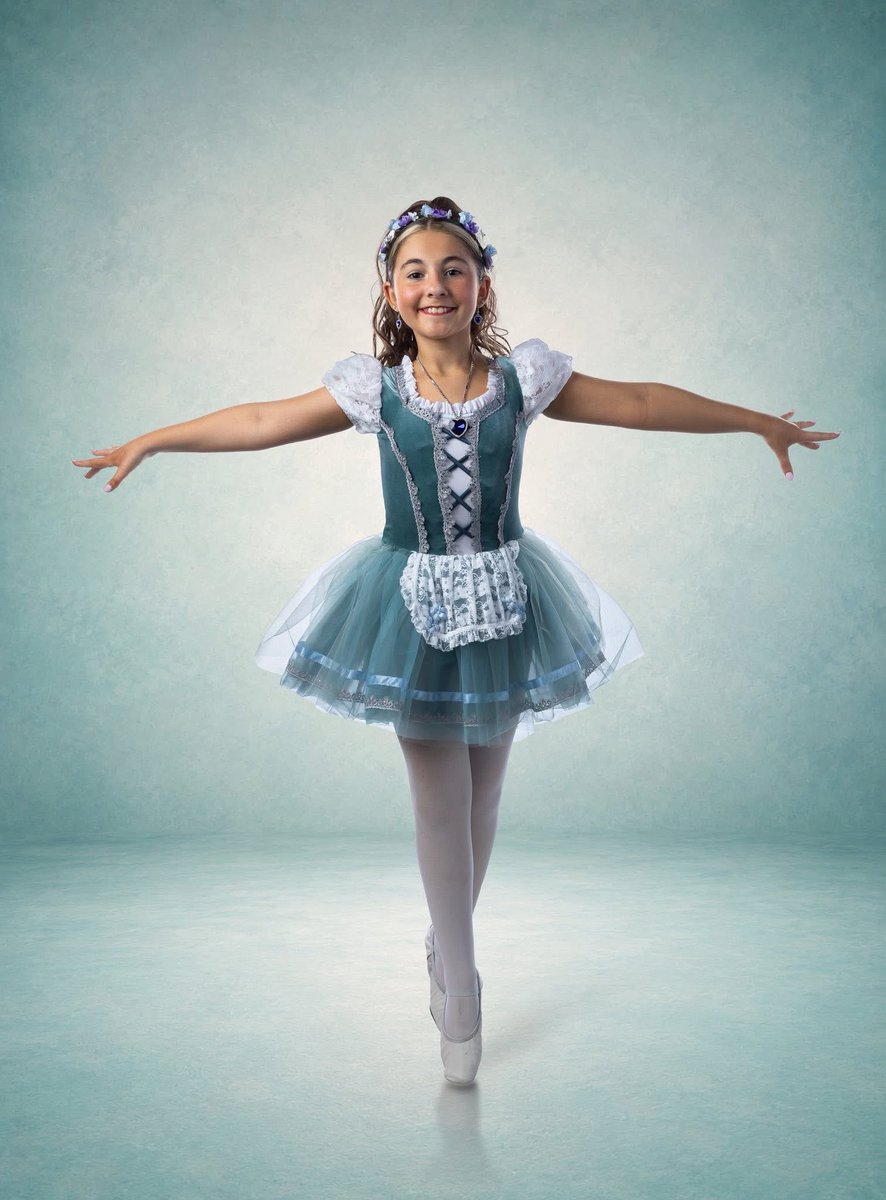 BabyGiadaB's tweet photo. Year 10, Day 313: Ready for recital Night 2! Night 1 was a hit! https://t.co/yEHsTIY7LR