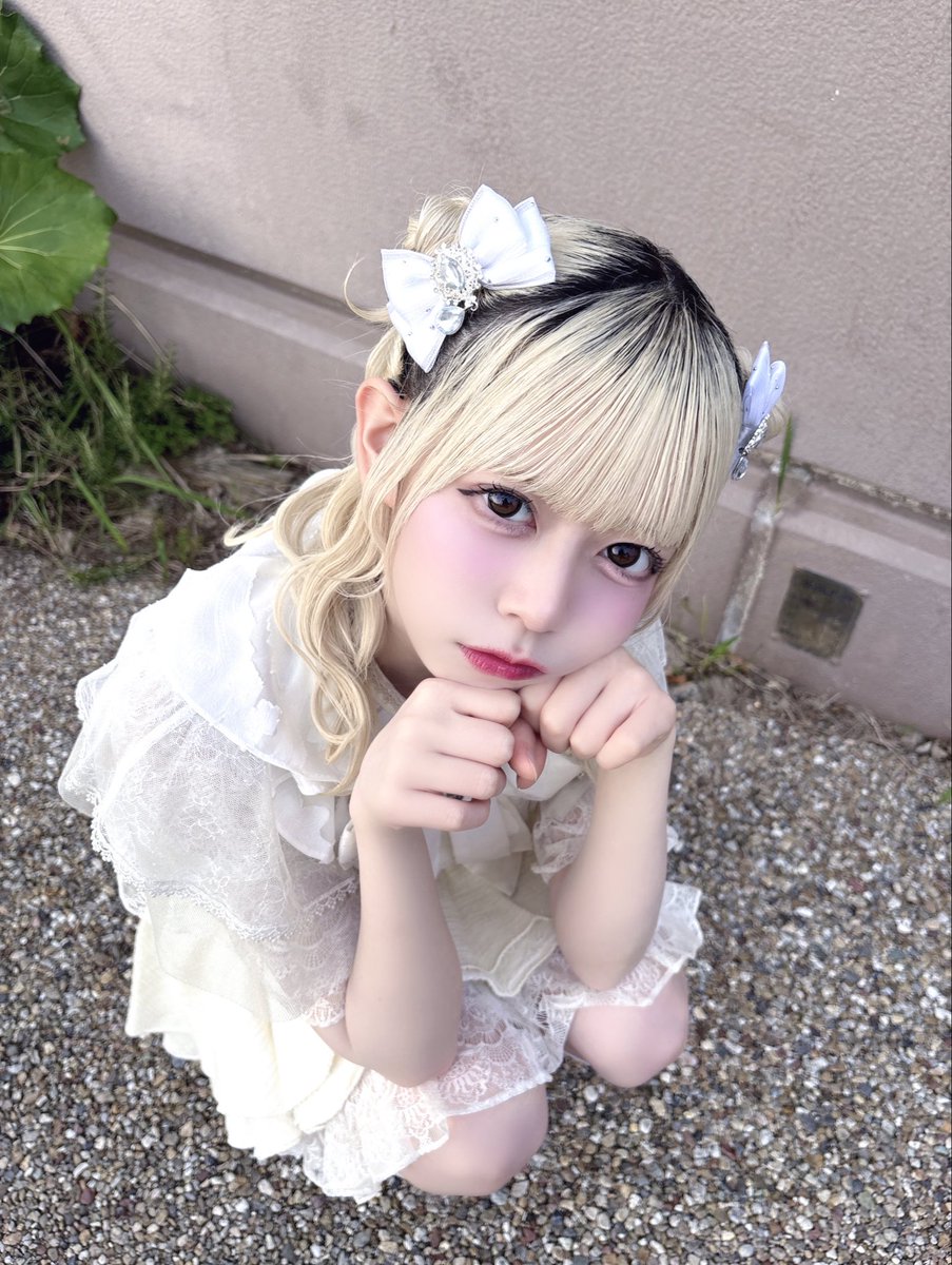 one__ayane's tweet photo. もっと甘えてもいい？🎀🤍 https://t.co/3CJbDpYAvj