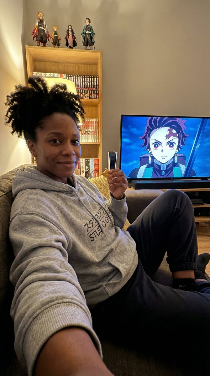 MurrayHoll83736's tweet photo. shift over. anime on.
this is the schedule 🎌
#animeevenings #animefan #southlondon #londonflat #eveningvibes #afterwork #houselife #animehoodie #flatlife #blackgirlanime https://t.co/tLzOFLQ5xl