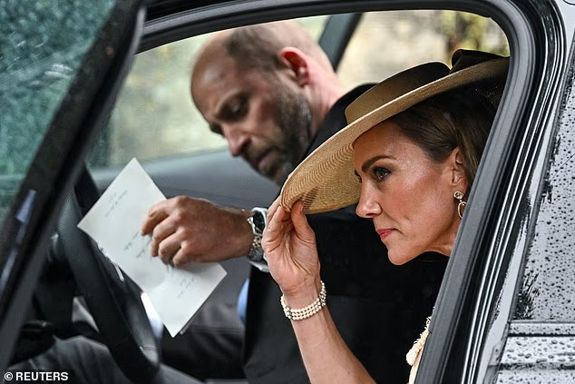 jerseydeanne's tweet photo. The Prince and Princess of Wales departing https://t.co/hLcIw2lGff