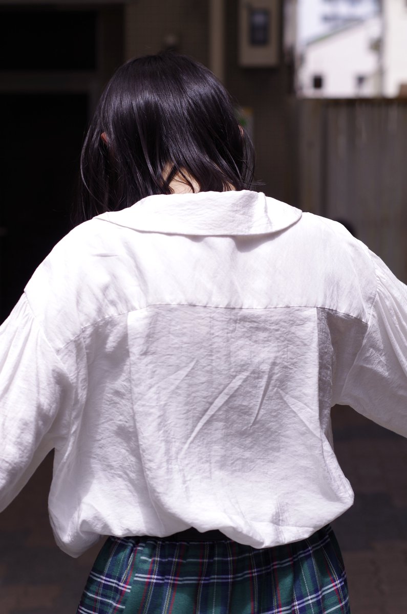 holyqmen's tweet photo. あえて陽の差す方へ行かないこともあるのが人生 https://t.co/KsMNiED2mp