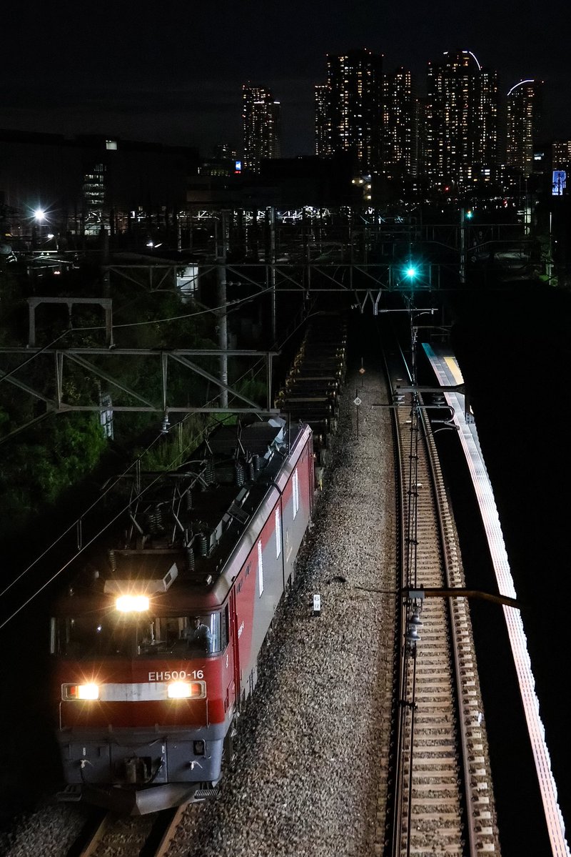 shimarusa's tweet photo. 2026/6/6
9078レ EH500-16[仙貨] 那須塩原行き日鐵チキ返空
3092レ EF210-304[吹]
76レ EF65-2083[新]
5069レ EF210-102[岡]
同業がほぼおらず気楽に撮影できました
102号機は積載が残念でした https://t.co/9qGdjsUrPn
