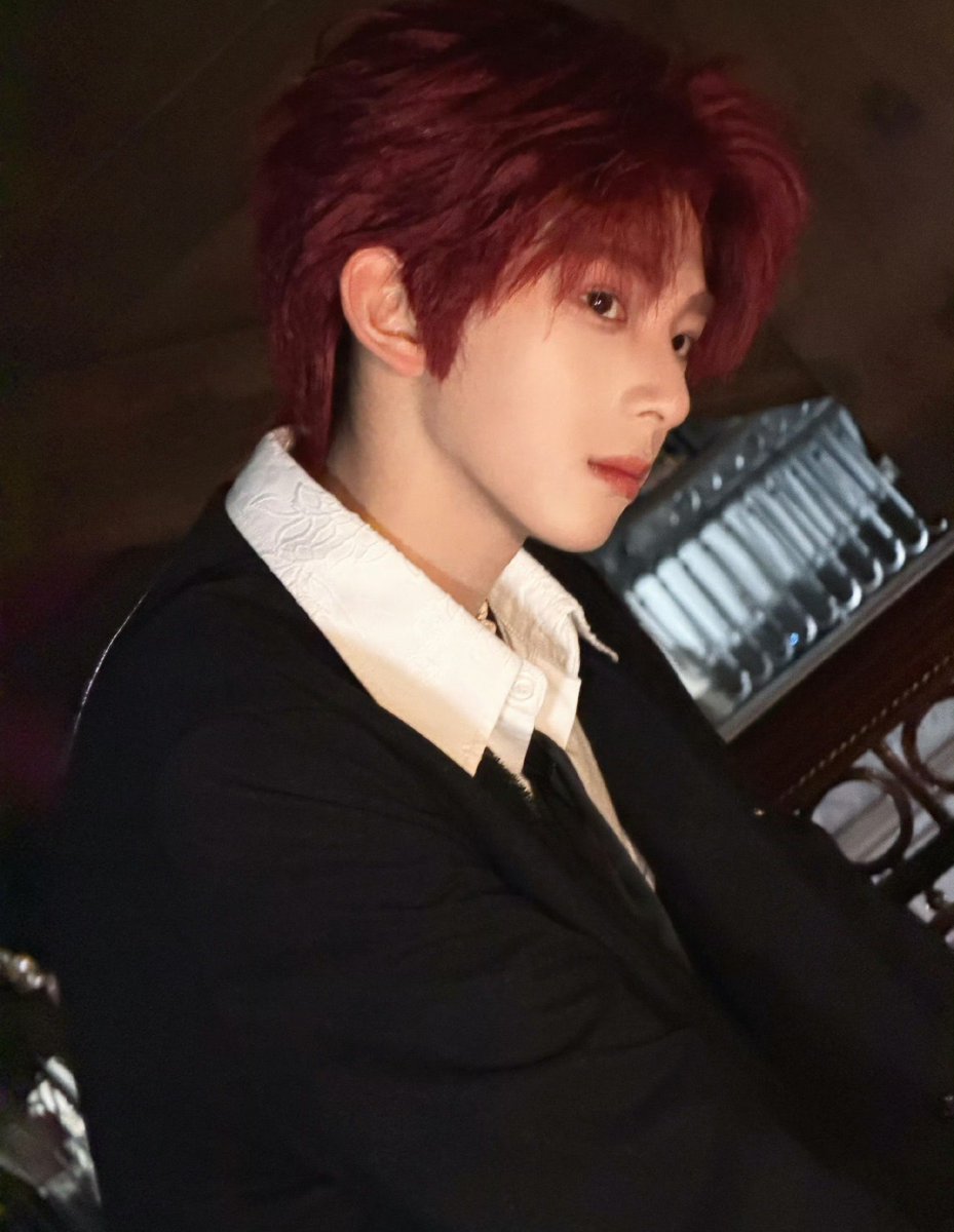 Jvnming's tweet photo. Red hair ❤️ https://t.co/KexEXCrehA