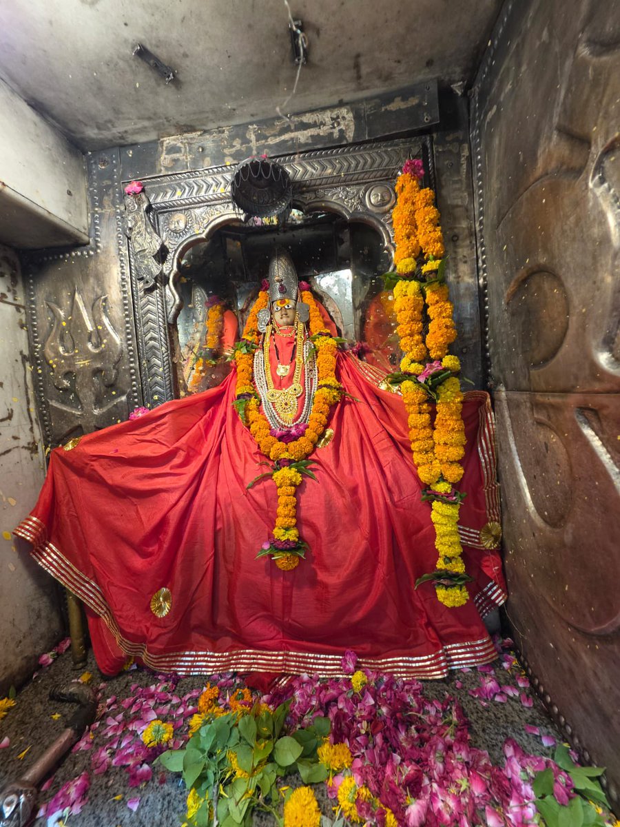 12Jyotirling's tweet photo. श्री ॐकारेश्वर ज्योतिर्लिंग संध्याकालीन आरती श्रृंगार | 06.06.2026

Shri Omkareshwar Jyotirlinga Evening Aarti Shringar | 06.06.2026 https://t.co/OOkcmb0ysa