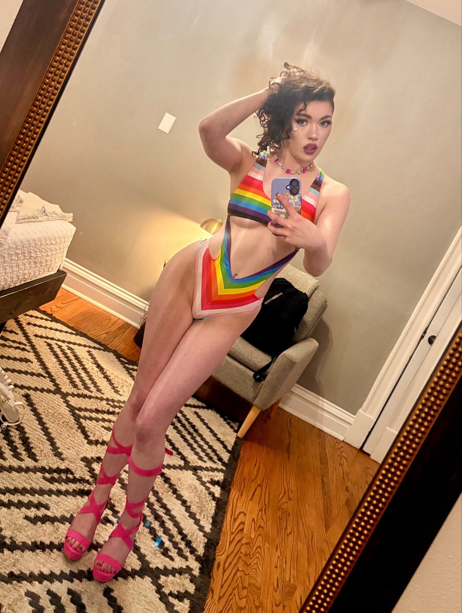 nixi_pw's tweet photo. Each like on this post curses one homophobe to eternal misery 😽 https://t.co/LjPCUocUCg