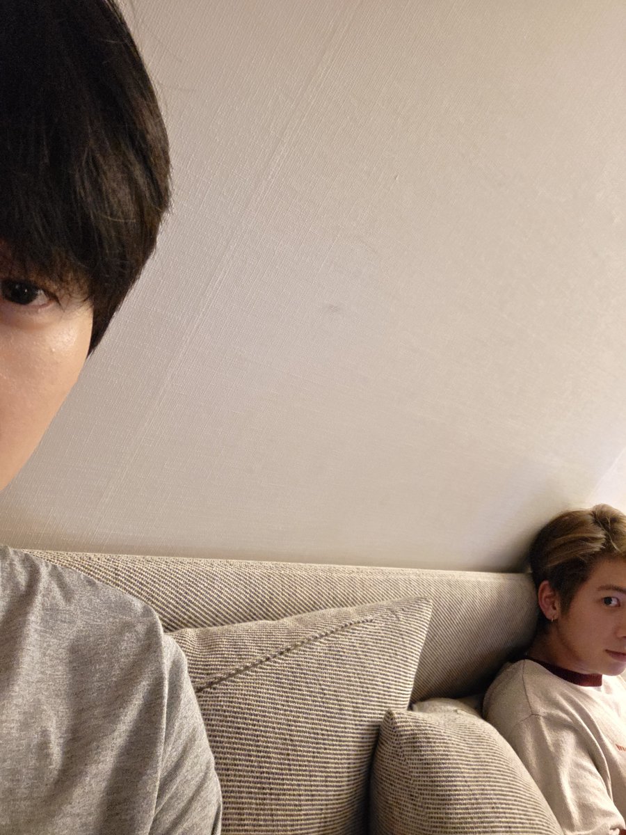 twelve05cm's tweet photo. i love love love when soobin take selfies with taehyun like this 😭😭😭 https://t.co/NBBOYZohgi