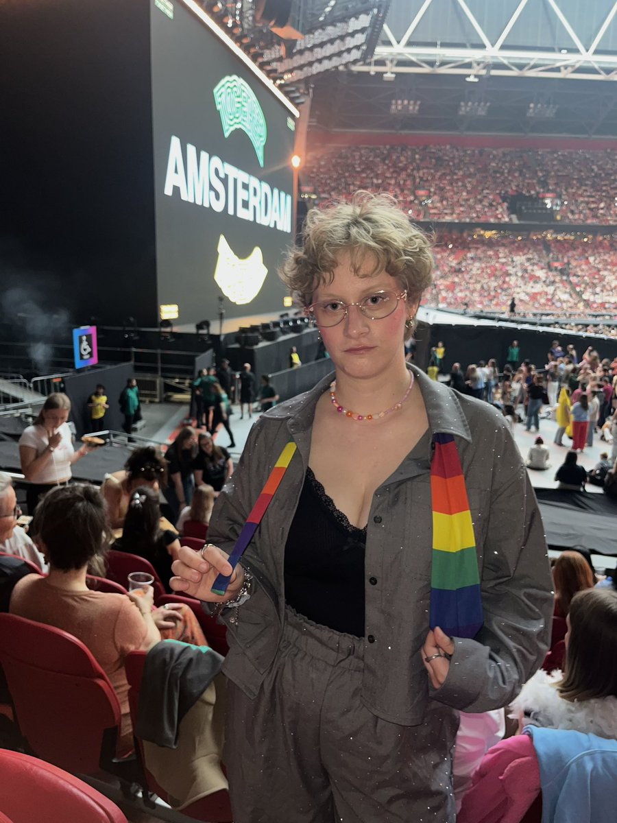 seobjectlover's tweet photo. Dear Together Together Tour, thank you for making me so happy🥹💗

#TogetherTogetherAmsterdam #HarryStyles https://t.co/KjIqrqHA49