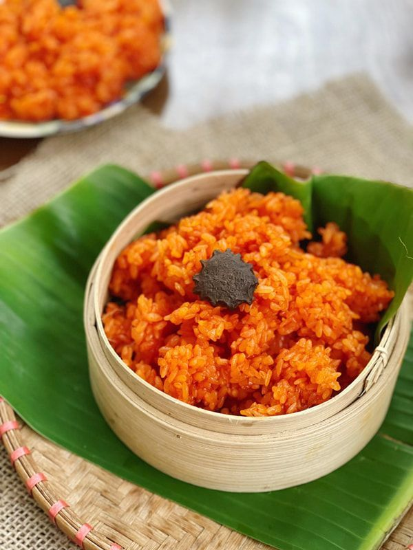 sunriozz's tweet photo. james price - xôi gấc (red sticky rice) https://t.co/fqfVDHUINI