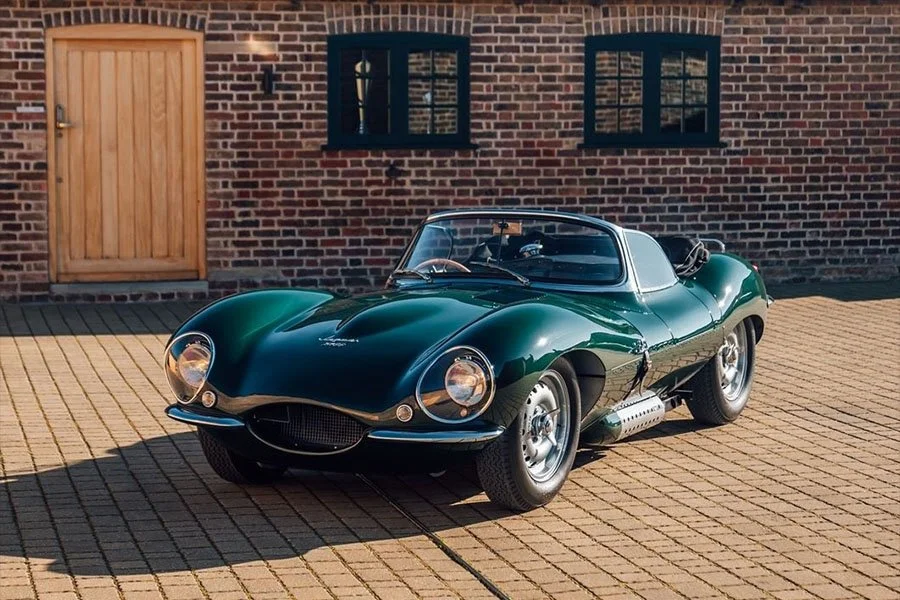 GrahamCompton's tweet photo. @Teslarati Jaguar British racing green https://t.co/91PsT6VaKM