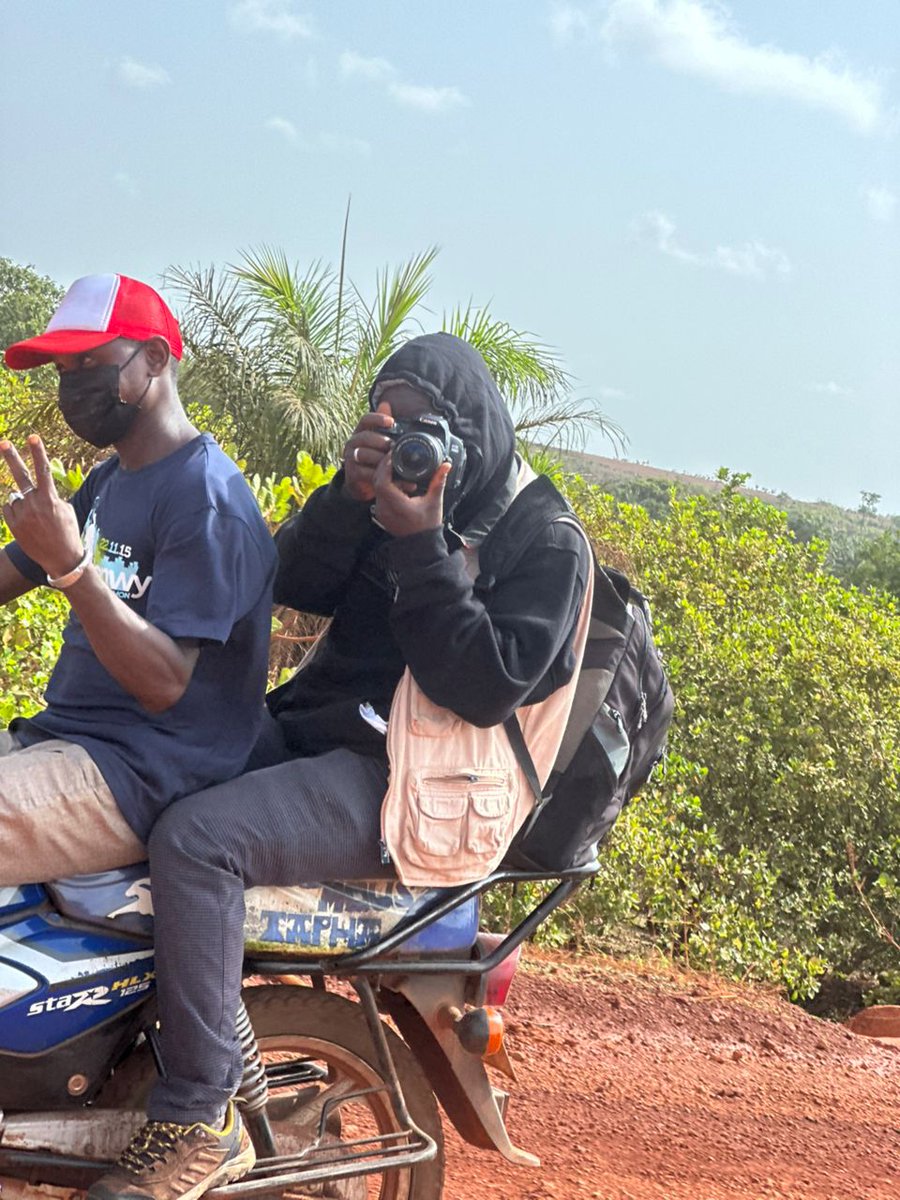 BOULLERE997's tweet photo. 🎙️ Journaliste-Fixeur basé en Guinée 🇬🇳 Vous préparez un reportage ? Je suis votre homme sur le terrain : contacts, sources, logistique 📞 +224 620 48 07 07 🌐 https://t.co/qvvesyP4TO https://t.co/bWmNYjczw5