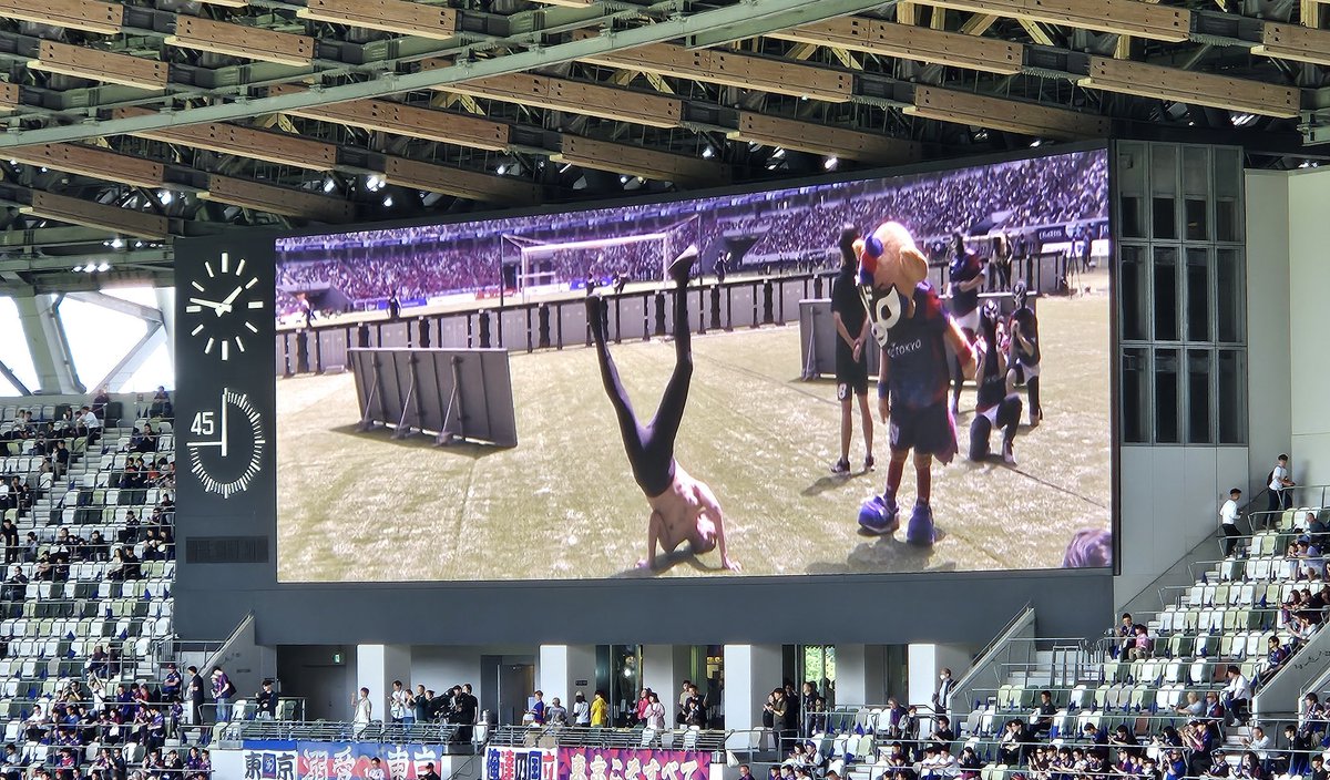 Denkmales's tweet photo. おじさんとたぬき
#fctokyo https://t.co/3FnfGcRMhp