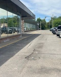 MokenaLotClean's tweet photo. The weekend is busy enough—let us handle the cleanup.
#curbappeal #parkinglotmaintenance #walkwaymaintenance #sidewalksweeping #propertyupkeep #groundsmaintenance #propertymanagementservices #littercleanup #portering #outdoormaintenance https://t.co/9VmT5lzTuY