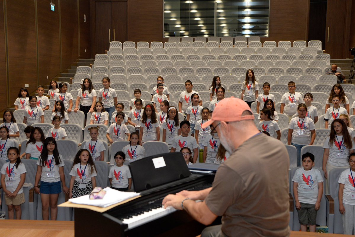 KKTCCB's tweet photo. Cumhurbaşkanlığı Çoksesli Çocuk Korosu ilk konserine hazırlanıyor 

https://t.co/faiuql85GP https://t.co/Ukr31rha08