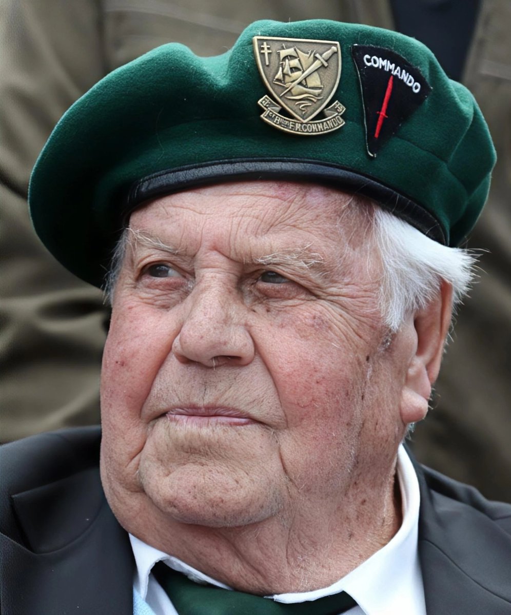 TheatrumBelli's tweet photo. Parmi les 177 #commandos #marine de #Kieffer le #JourJ, René Rossey, décédé le 19 mai 2016.
---
https://t.co/OgvfVdn6xX https://t.co/8wWlak1Ast