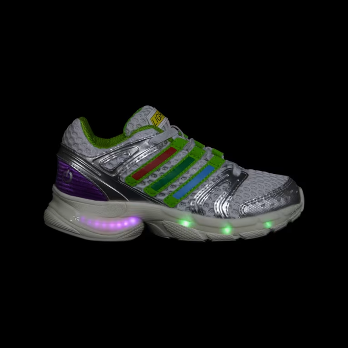sneakerhuddle's tweet photo. Ad: Buzz Lightyear x adidas Adistar Control 5 'Toy Story' restocked via adidas US   

ADULTS https://t.co/2uoED4KuHu
GS https://t.co/2fIxe8a1Lr
PS https://t.co/NmgBPeiDQ1
TD https://t.co/NmgBPeiDQ1 https://t.co/B8kcJHEXbB