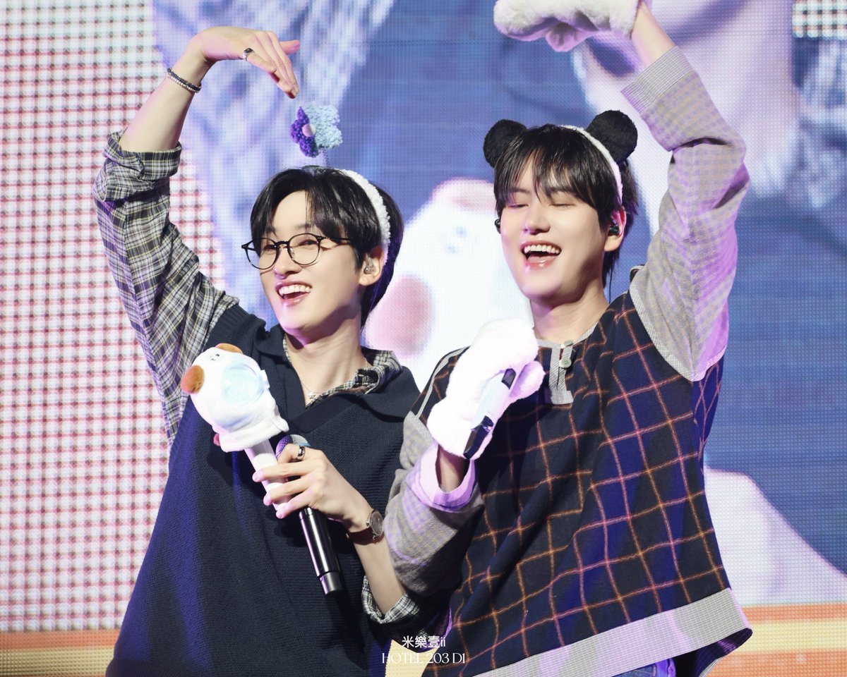 imqqqii17's tweet photo. 💙둘이💙
#SUPERJUNIOR 
#슈퍼주니어
#HOTEL_203_D1
#Kyuhyun 
#Eunhyuk https://t.co/kfz5K2k1TD