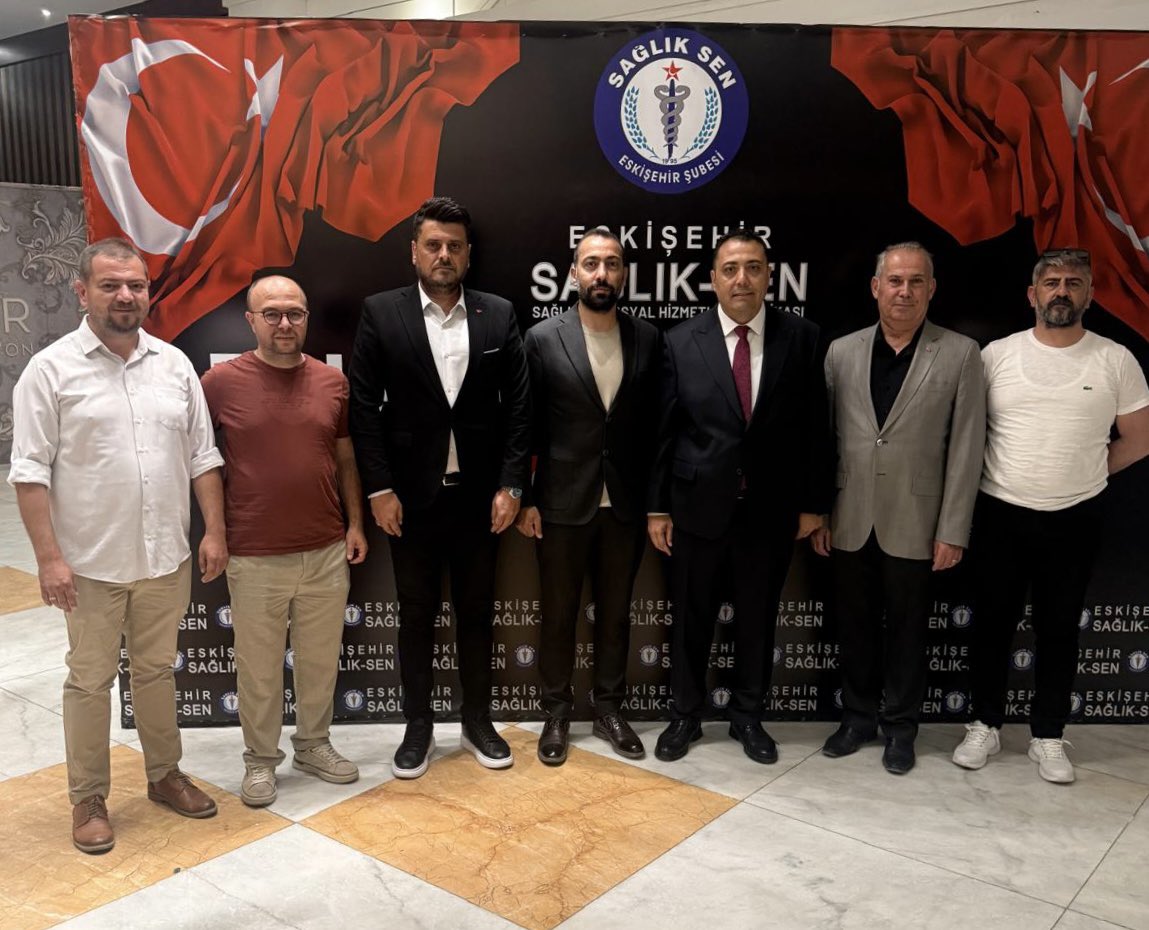 aktepebasii's tweet photo. 📍 Sağlık-Sen Eskişehir Şubesi 7. Olağan Genel Kurulu’na; İlçe Başkan Yardımcılarımız Metin Tekünal ve Zübeyir Korkmaz, İlçe Gençlik Kolları Başkanımız Berkant Deniz Acar ve yönetim kurulu üyelerimizle birlikte katılım sağladık.

7. Olağan Genel Kurul’da güven tazeleyen Hasan Hüseyin Köksal başkanımızı ve yönetimini tebrik ediyor, yeni dönemde başarılar diliyoruz.

Sağlık hizmetlerinin güçlenmesi adına fedakârca görev yapan tüm sağlık çalışanlarımıza teşekkür ediyor, çalışmalarında kolaylıklar diliyoruz.

🔸 AK Parti Seninle #Tepebaşı