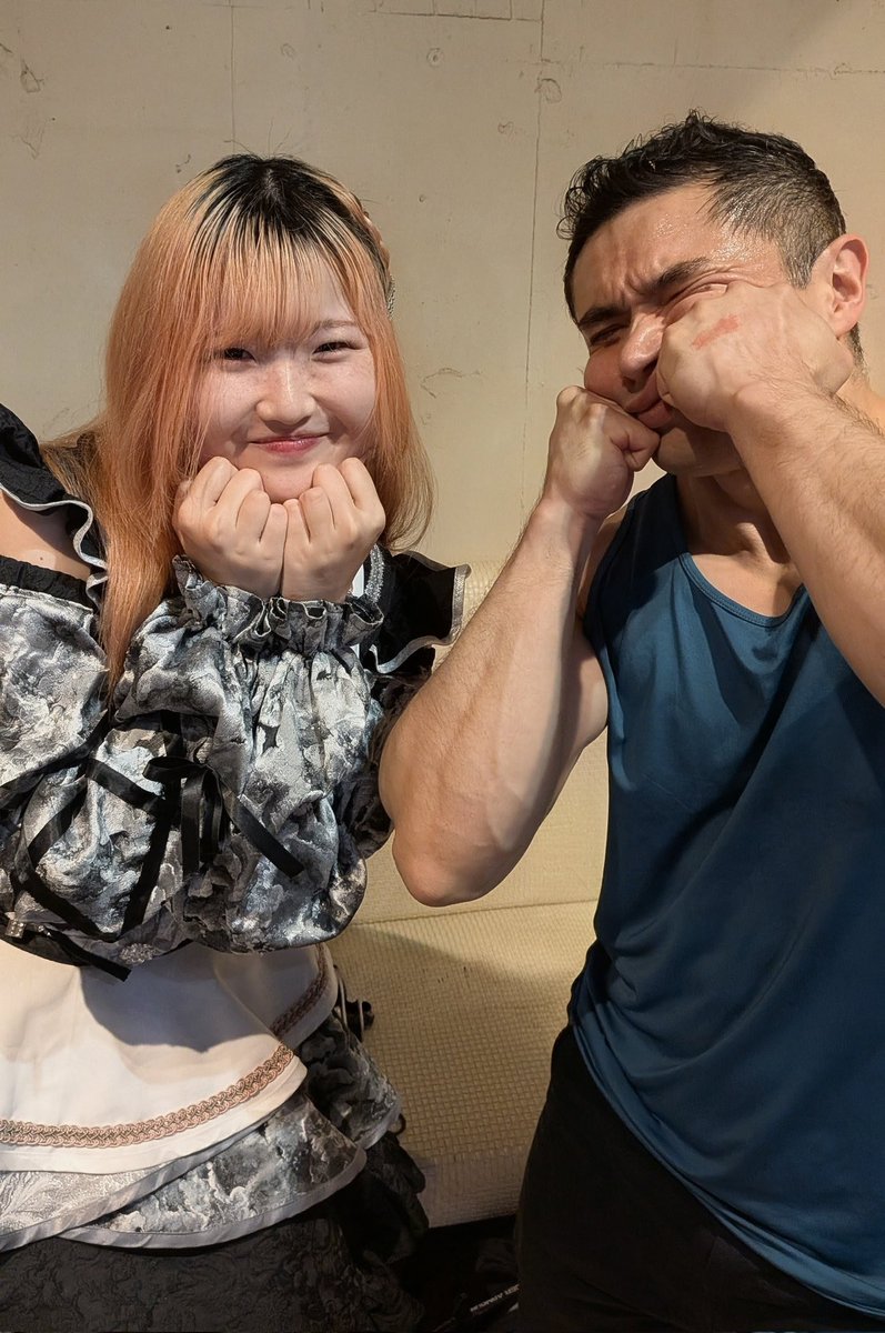 RowdyRobJP's tweet photo. 🌸 Spring Memories ⑪
Finally reunited with Nana again! She's a member of neOen but she's still just as lovely and lively as before! 🌹 Met Haruka, Ui, and Tsumu and they were great too! ✨

#春の思い出26 #neOen #なな様を愛せ #つむと紡ぐ物語 #ういちゃんの笑顔のお便り #altidol https://t.co/eMsm7SLbYf