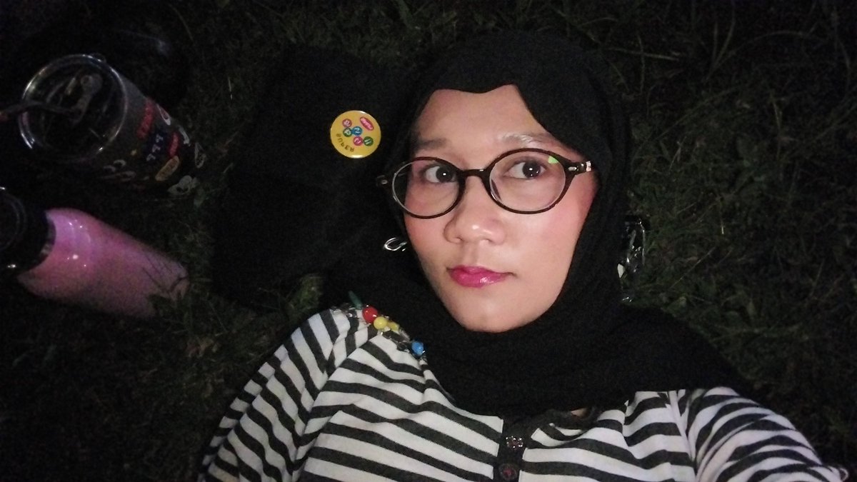 nelljpeg's tweet photo. sosok penunggu gbk arena https://t.co/Csvtmdzzr5