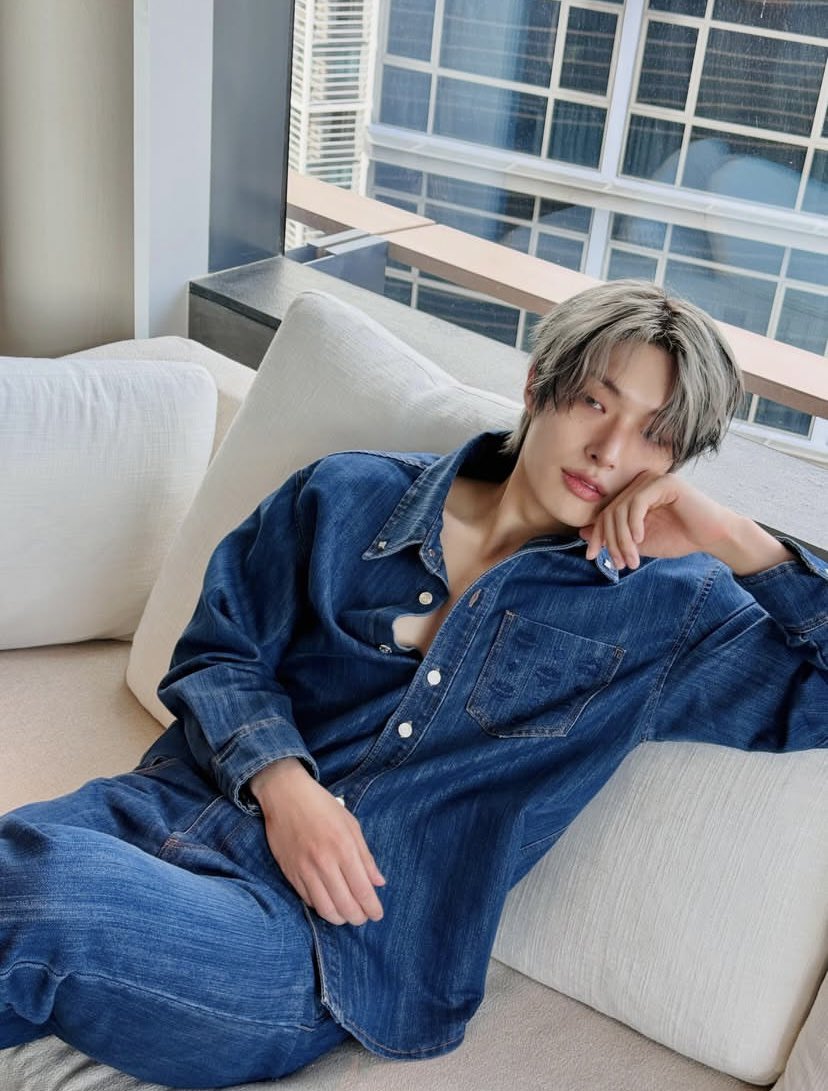 fixonmuse's tweet photo. the most handsome man on the planet 💘 https://t.co/CeHtQWJvXT