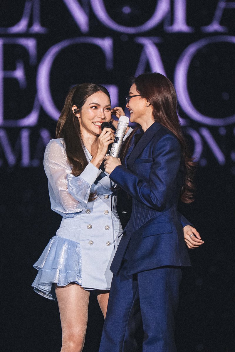 bergamoota's tweet photo. Anos ja se passaram e a charlotte ainda tem o mesmo brilho nos olhos quando olha pra engfa

#ConENGFALegacyMahachon3 
#อิงล็อต #Englot https://t.co/7NMGFSXAI0