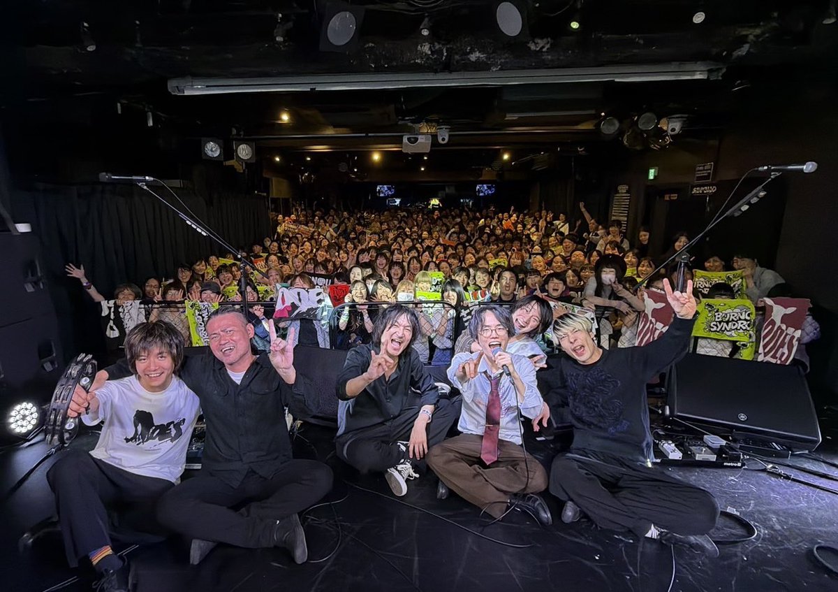 burnout_live's tweet photo. ANTHEM AKIBA presents
『LIVE!! DOES × BURNOUT SYNDROMES』ありがとうございました✨

DOESさんとの対バン
最高にアツい時間でした🔥🔥

🌟来年3月ツアー開催！
3月7日(日)東京
📍 Zepp Shinjuku(TOKYO)

#DOES
#BURNOUTSYNDROMES https://t.co/QPQxLQSZN1