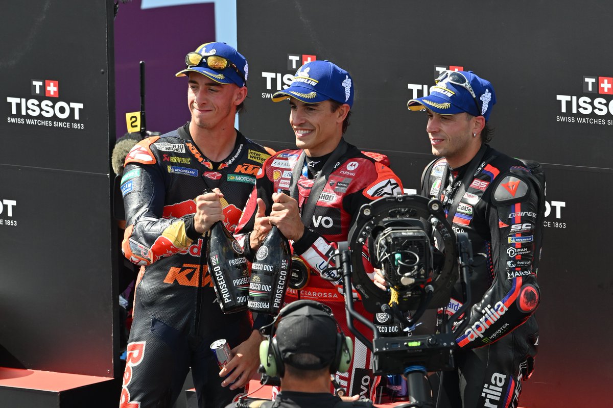 Michelin_Sport's tweet photo. The #HungarianGP Sprint podium 

🥇@marcmarquez93 
🥈@37_pedroacosta 
🥉Marco Bezzecchi 

#MichelinMotoGP https://t.co/EN3qmblJCk