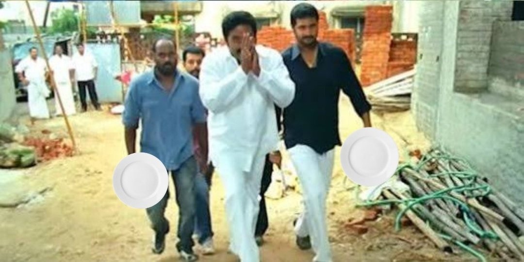 srdr_sayz's tweet photo. Anna namaskaram @tarak9999 🙏🏻🙏🏻 https://t.co/SOPLt88a4H