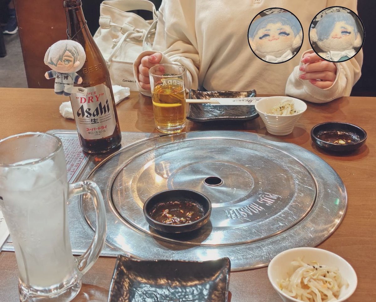 dasei_0101's tweet photo. 今日はviviさんと8時間作業会からの韓国料理屋さんで打ち上げ🎶
アホの私は夏秋ぬいを忘れたので右上に合成しました😄（瓶にぶら下がったほわ秋はviviさんのやつ） https://t.co/VkEmWGilFU