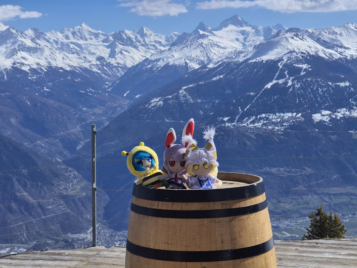 Myndstil's tweet photo. some fumo adventures https://t.co/scoZzGPc2S