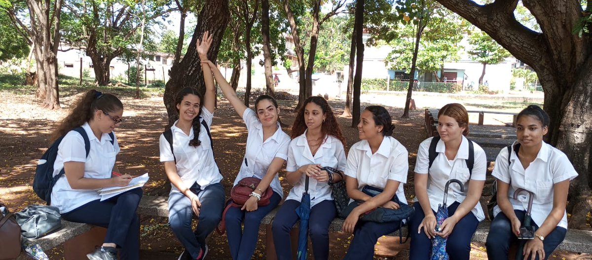 UCMHolguin's tweet photo. 🌍 Estudiantes de segundo año de la carrera de Medicina,grupo 2 de la cátedra Planeta 360, llevaron a cabo una emotiva jornada de trabajo comunitario en el seminternado Revolución Socialista. 🌱✨ 
#UCMHo #HolguinSi https://t.co/gDLV0mBtty