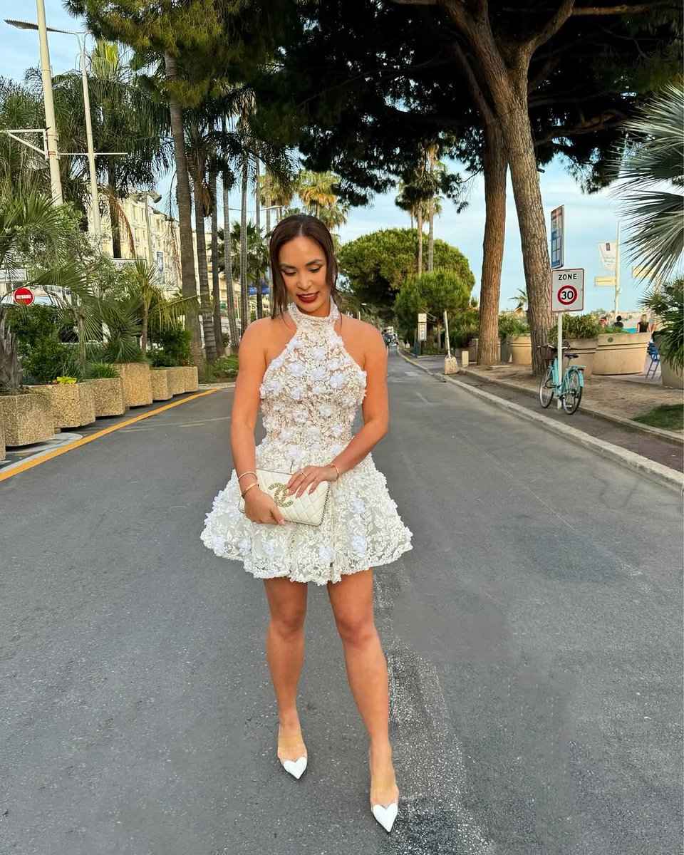 eunicewong46's tweet photo. One of those Cannes gala things….. 🇫🇷 👠 https://t.co/Qz0g5qfq38