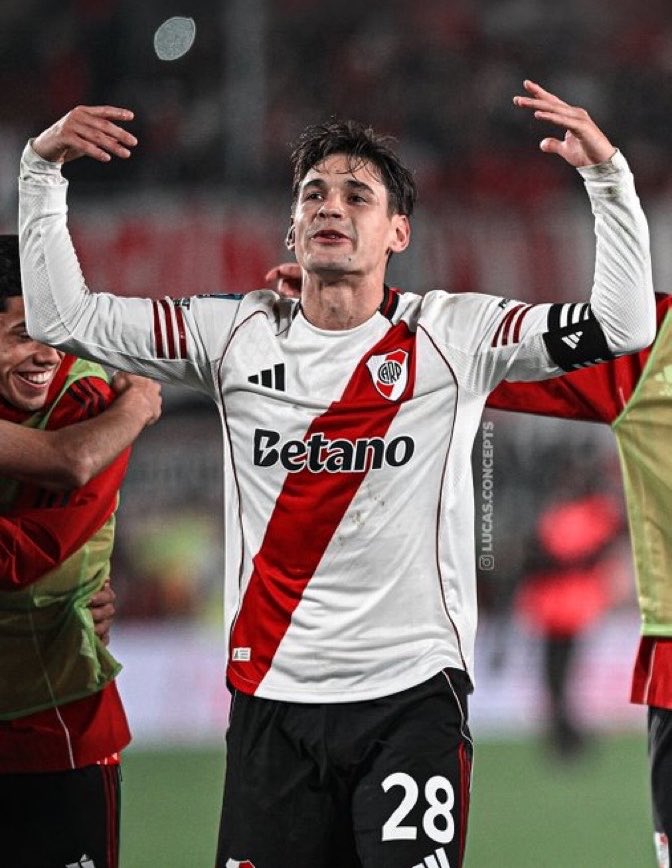 MedioRiver's tweet photo. 🚨🇦🇷 El Chino Martínez Quarta es uno de los candidatos para reemplazar en la Copa del Mundo al lesionado Balerdi. https://t.co/xxlhCVV1U1