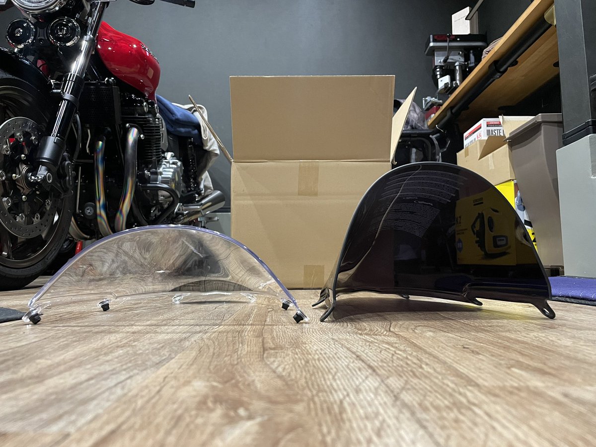 Hiroyasu954's tweet photo. スクリーンを替えたのだけど、
ちょっと高過ぎて変な気がする…
#sc82
#cbr1000rrr https://t.co/CkPr8IuBuw