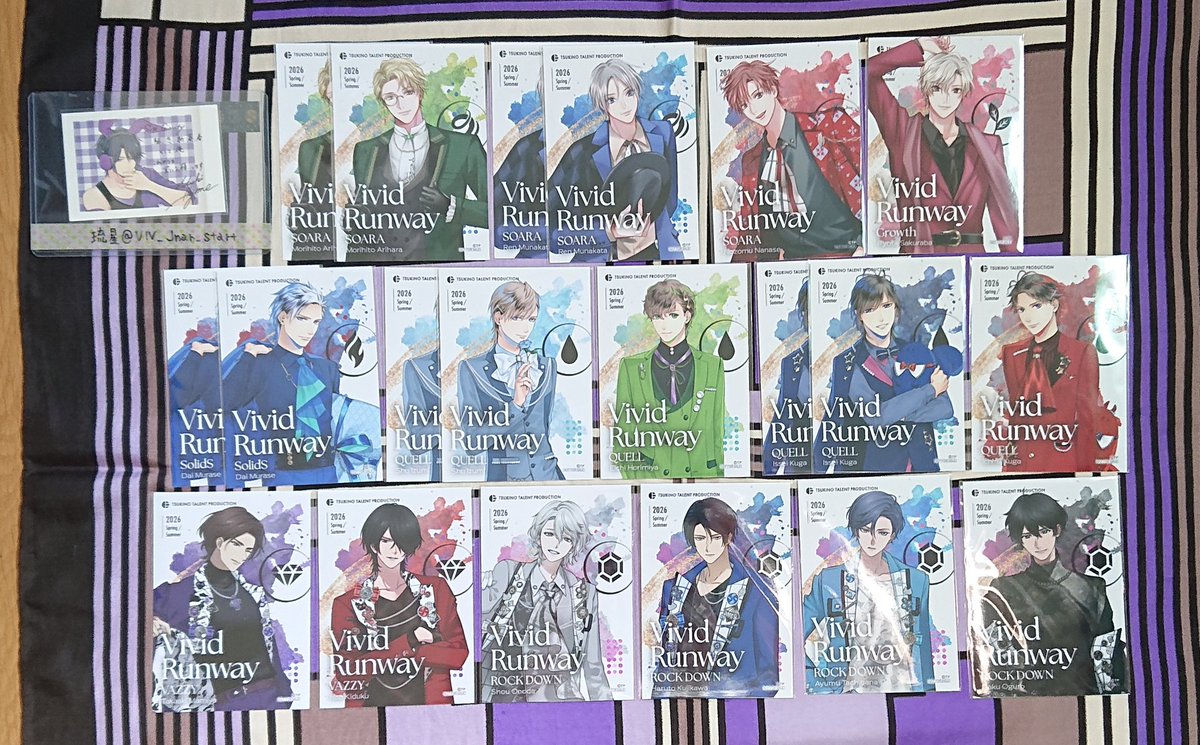 VIV_Jnar_start's tweet photo. 【交換・譲渡】ツキプロ ツキショ ビビラン 特典

〔譲〕
画像1～3

〔求〕始以外各1
全身→春,新,恋,翼
アップ→始,葵,恋,陽,隼,郁,涙,零
バーブロ新
1枚300円+送料

※特典⇔バーブロの交換可能
※譲渡→アップは全身同数お迎え下さい。バーブロ涼太は交換優先
→ https://t.co/MWCxdW0vbk
