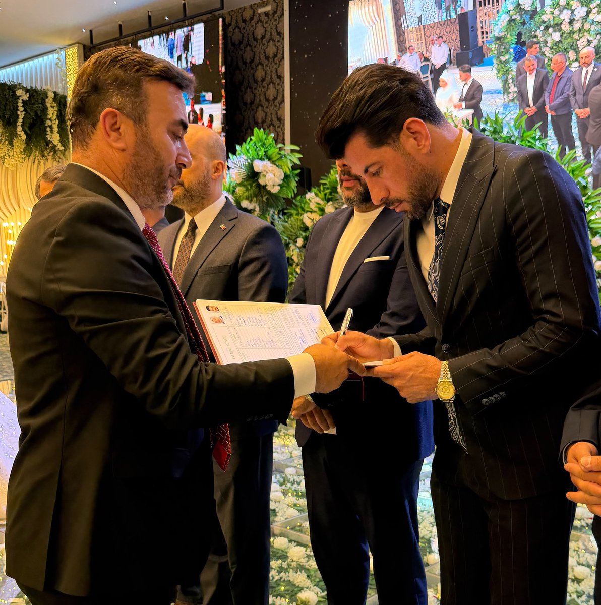 AKPURSAKLAR's tweet photo. Ak Parti grup başkan vekilimiz ve meclis üyemiz Sn. Servet TÜRKAYIK’ın oğlu Osman ve Ceyda kardeşlerimizin nikah ve düğün merasimine İlçe başkanımız Sn. İbrahim KOPAN,yönetim kurulu üyelerimiz ve meclis üyelerimiz ile birlikte katılım sağladık. Genç kardeşlerimize mutluluklar dileriz.
@abuyukgumus @hakanhanozcan @ibrahim_kopan @kurtcancelebi @AkpartiAnkara